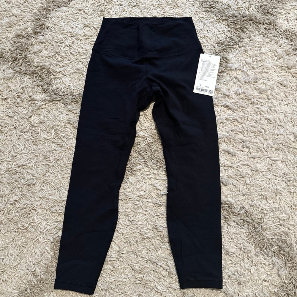 Lululemon NWT size 8 leggings 25 inch